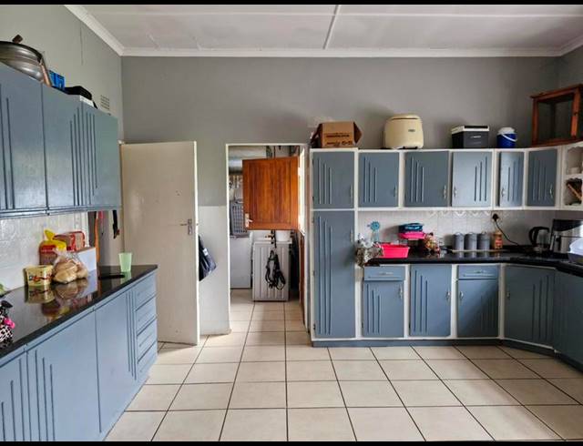 3 BEDROOM HOUSE FOR SALE IN BONAERO PARK